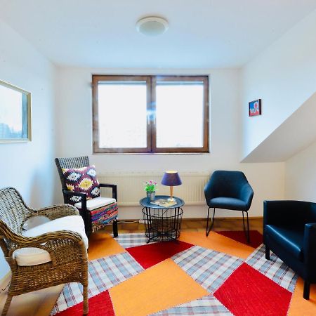 Charming Attic Apartment Near Messe Wien And Center ภายนอก รูปภาพ