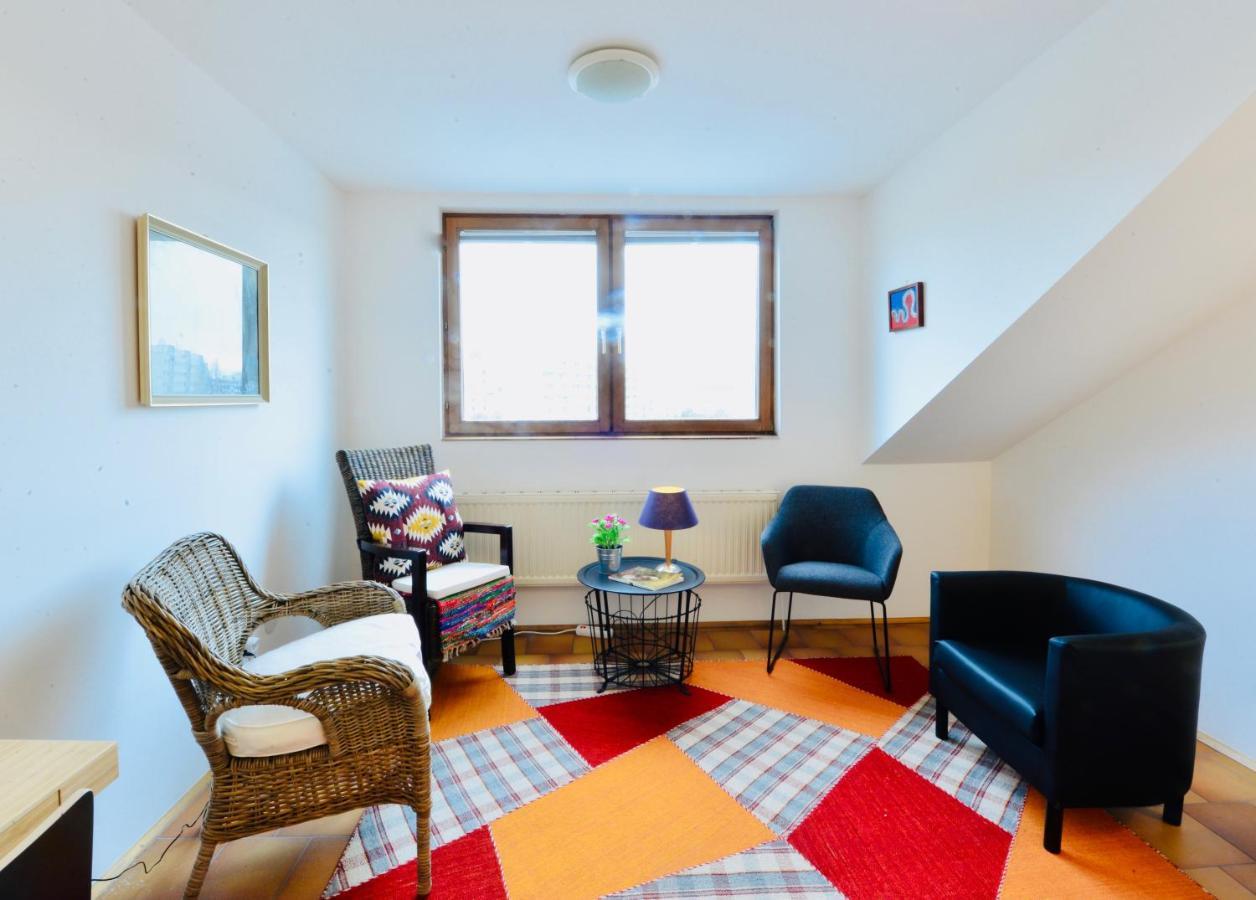 Charming Attic Apartment Near Messe Wien And Center ภายนอก รูปภาพ
