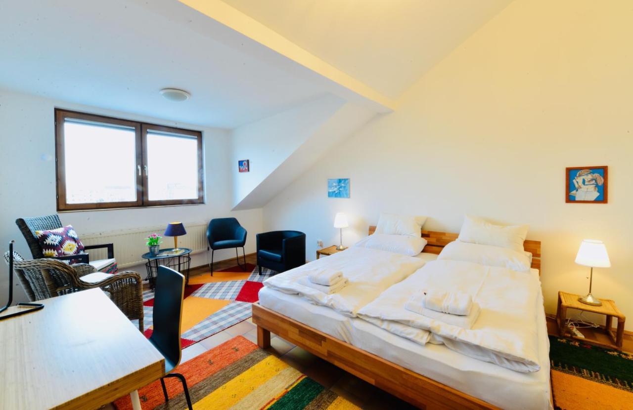 Charming Attic Apartment Near Messe Wien And Center ภายนอก รูปภาพ